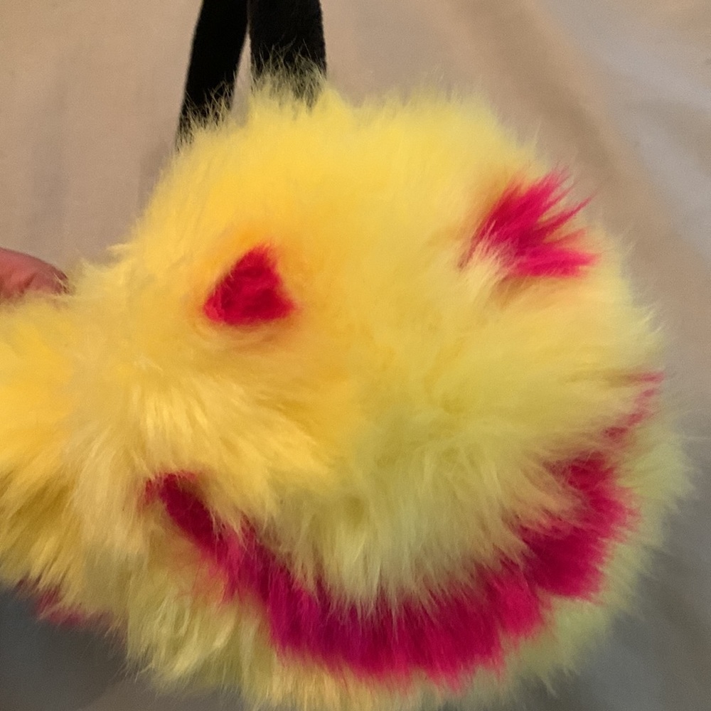 Smiley face earmuffs - Picture 2 of 2
